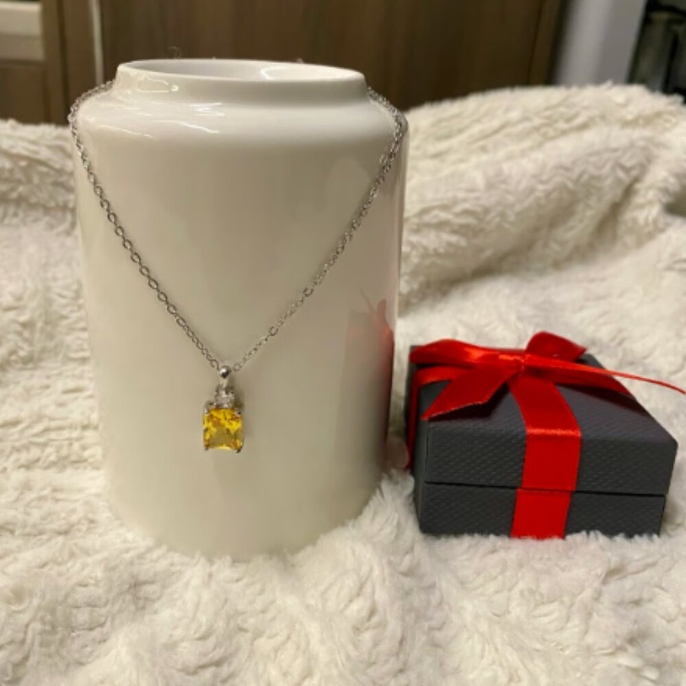 Silver plated yellow pendant necklace, with gift box